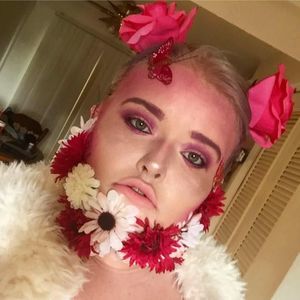 Meet your Posher, Abi